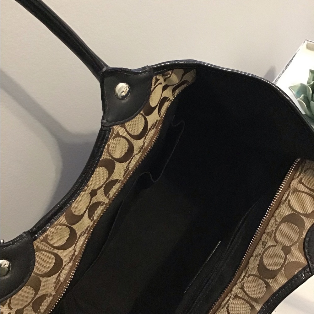 👜 EUC Coach Bleeker Signature Tote Large Bag. 👜 - Picture 7 of 8
